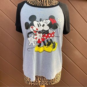 Disney Mickey and Minnie Mouse Kissing Tee